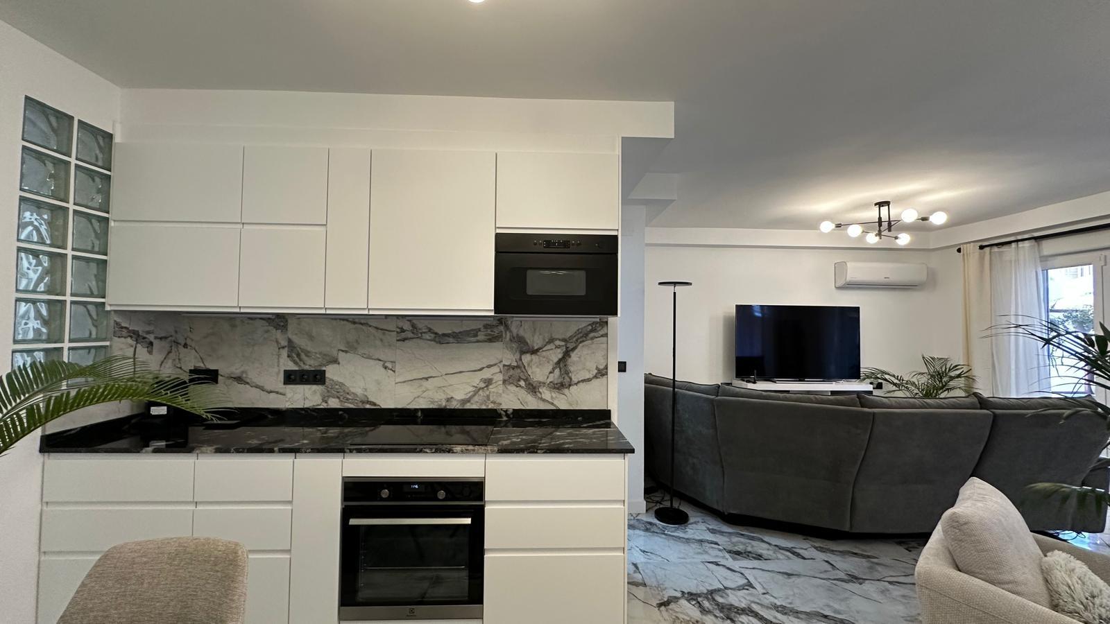 For sale - 3 Bedroom 1 Bathroom Apartment in Torrevieja - Playa Del Cura  - Alicante