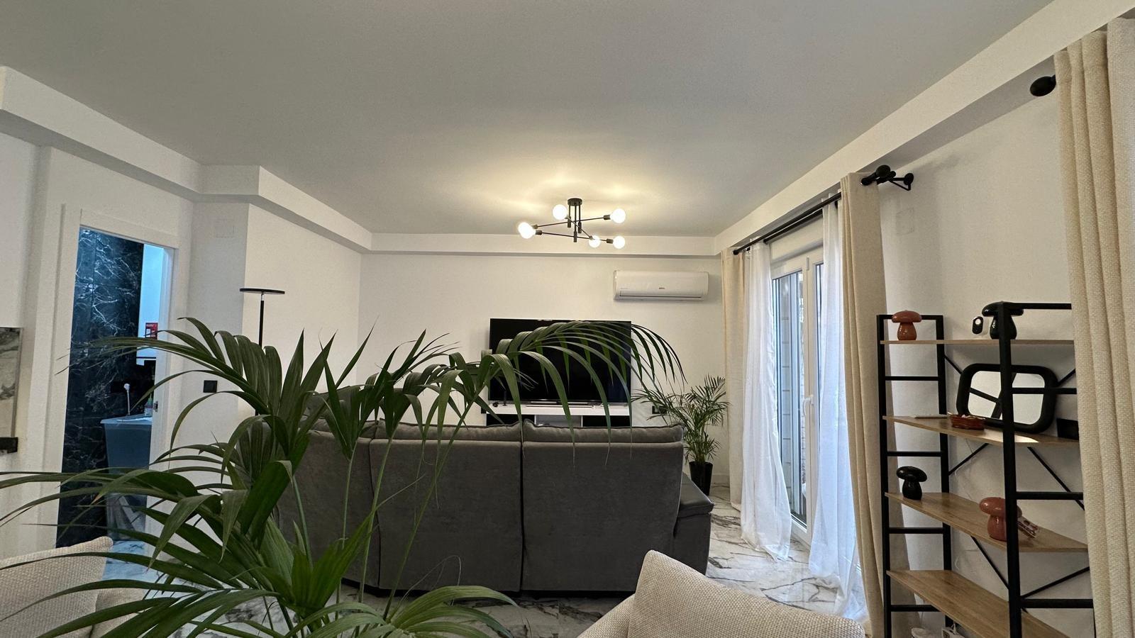 For sale - 3 Bedroom 1 Bathroom Apartment in Torrevieja - Playa Del Cura  - Alicante