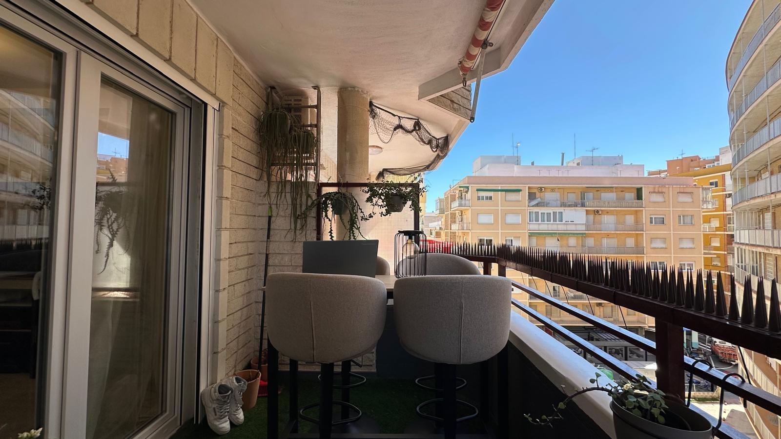 For sale - 3 Bedroom 1 Bathroom Apartment in Torrevieja - Playa Del Cura  - Alicante