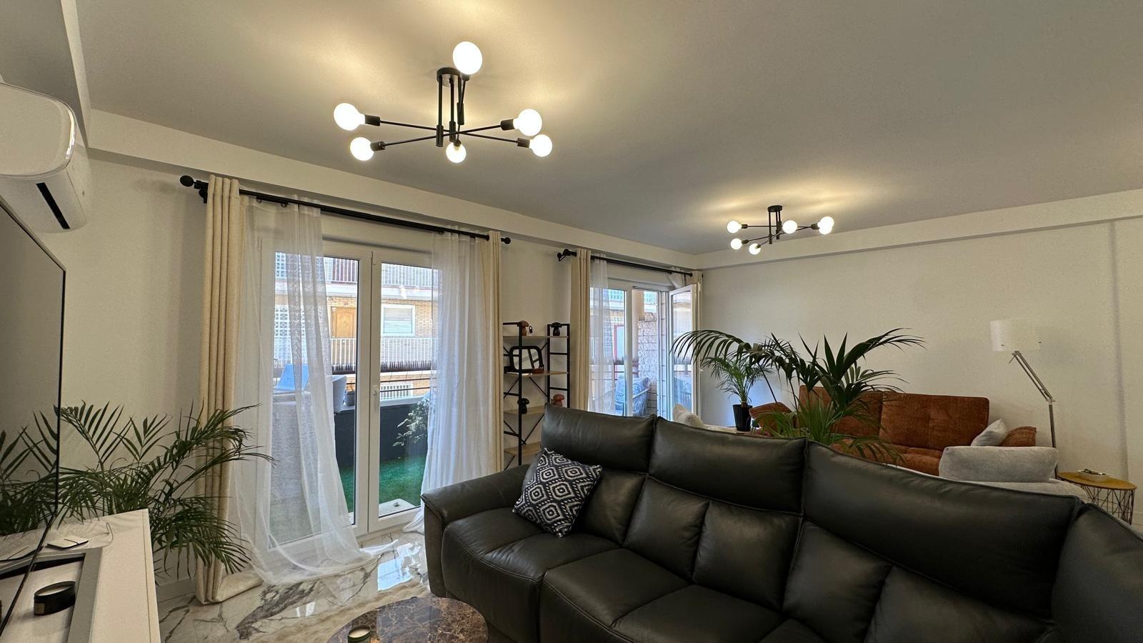 For sale - 3 Bedroom 1 Bathroom Apartment in Torrevieja - Playa Del Cura  - Alicante