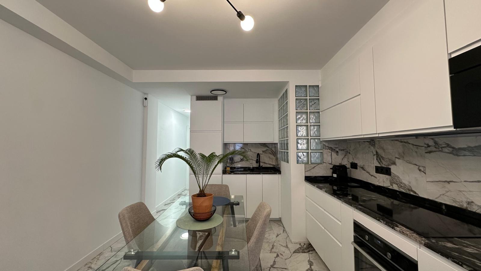 For sale - 3 Bedroom 1 Bathroom Apartment in Torrevieja - Playa Del Cura  - Alicante