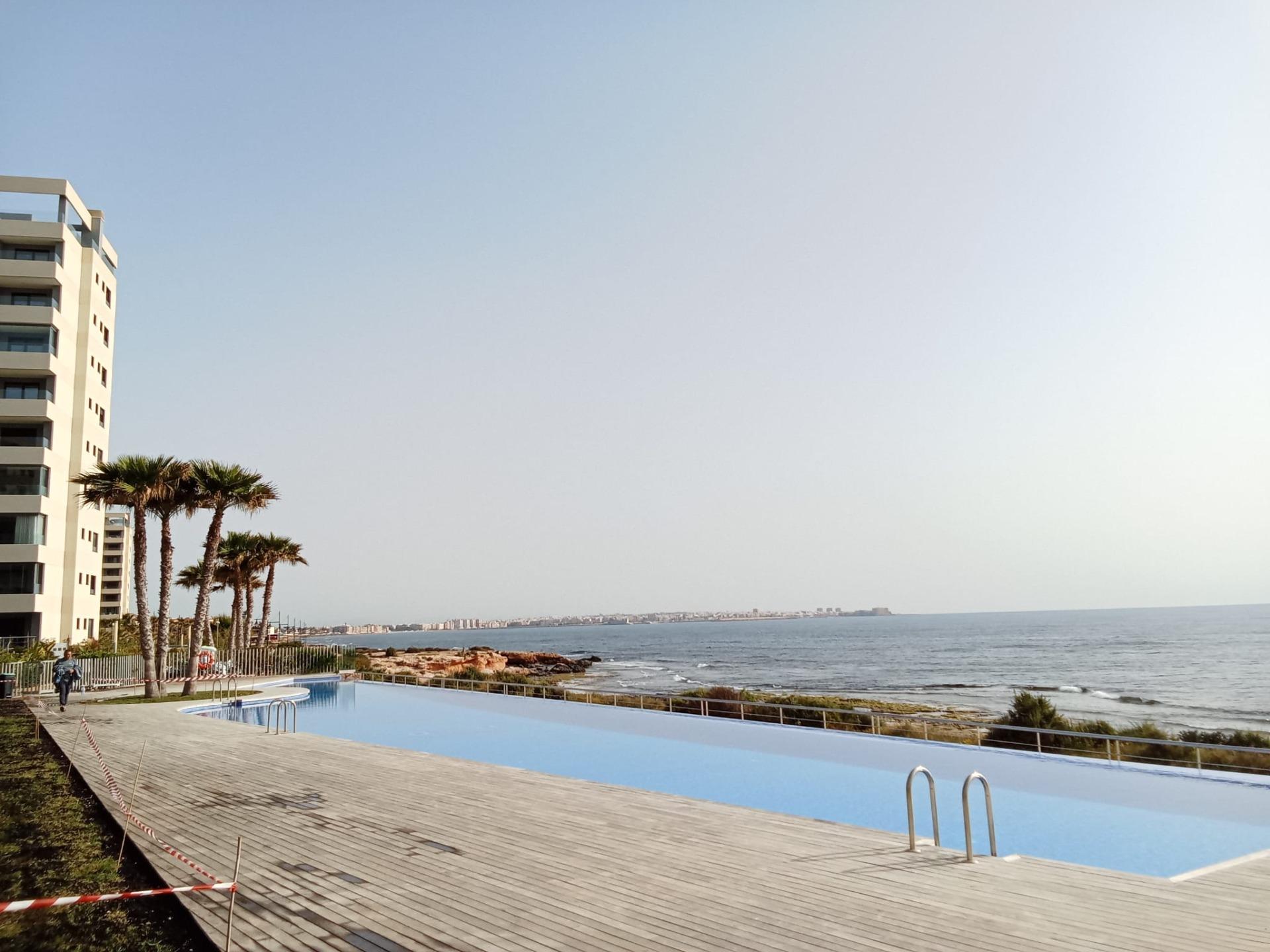 For sale - 2 Bedroom 2 Bathroom Apartment in Torrevieja - Punta Prima  - Alicante