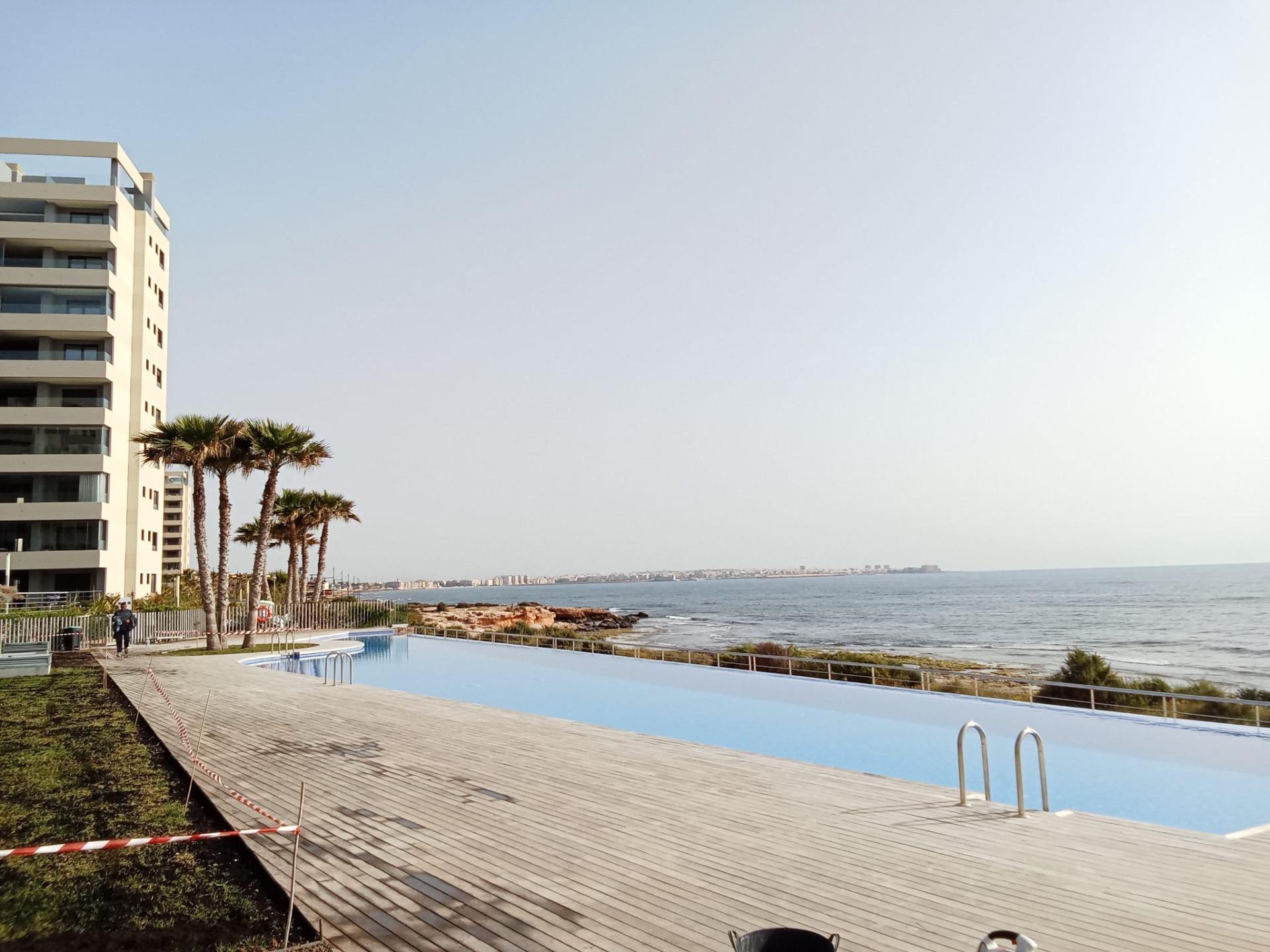 For sale - 2 Bedroom 2 Bathroom Apartment in Torrevieja - Punta Prima  - Alicante