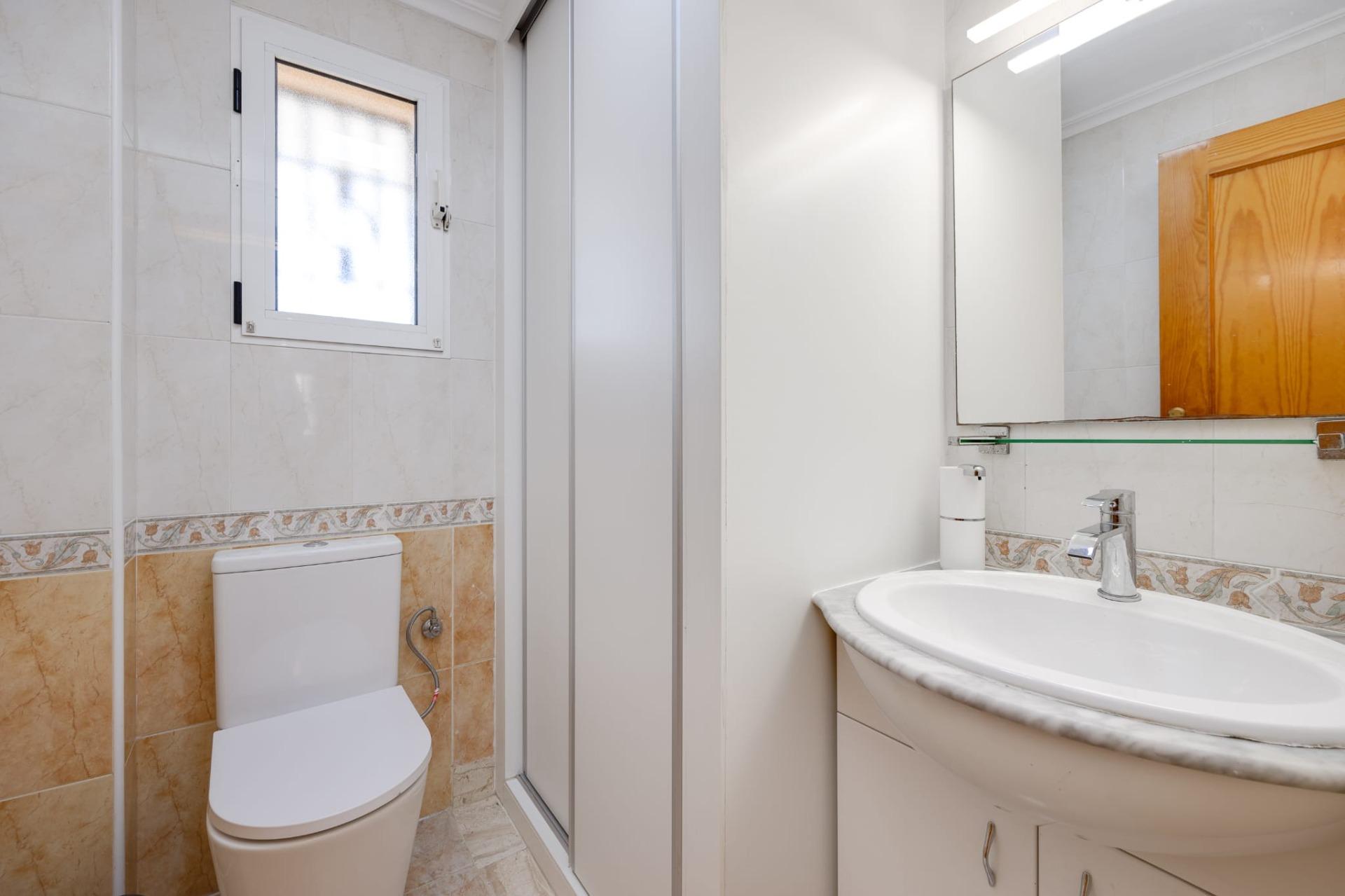 For sale - 3 Bedroom 1 Bathroom Town House in Torrevieja - aguas nuevas  - Alicante