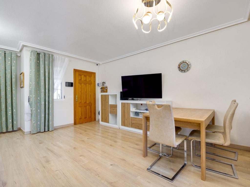 3 Bedroom 1 Bathroom Town House in Torrevieja