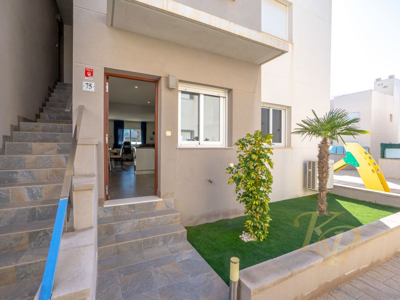 For sale - 2 Bedroom 2 Bathroom Apartment in Torrevieja - Costa Blanca  - Alicante
