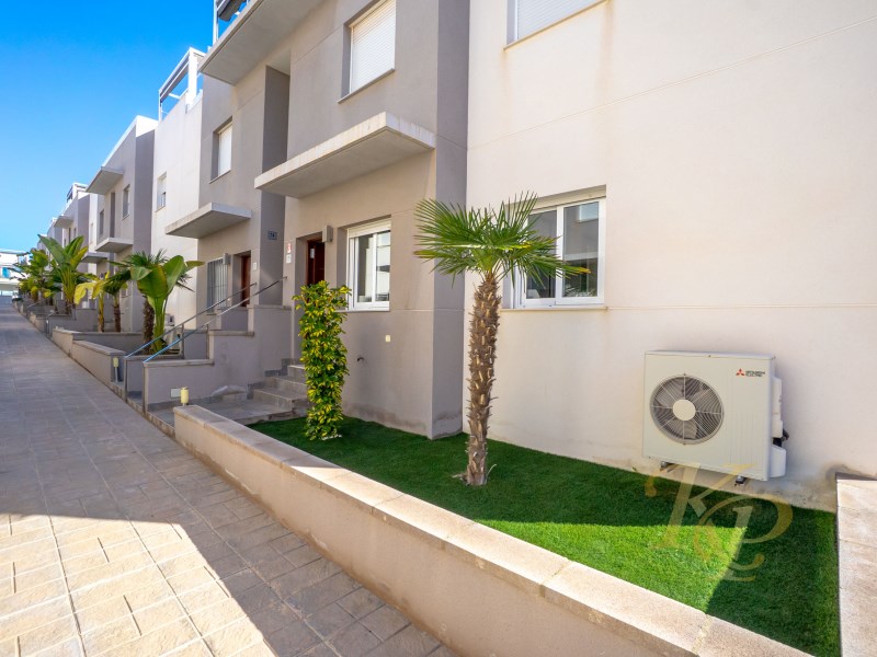 For sale - 2 Bedroom 2 Bathroom Apartment in Torrevieja - Costa Blanca  - Alicante