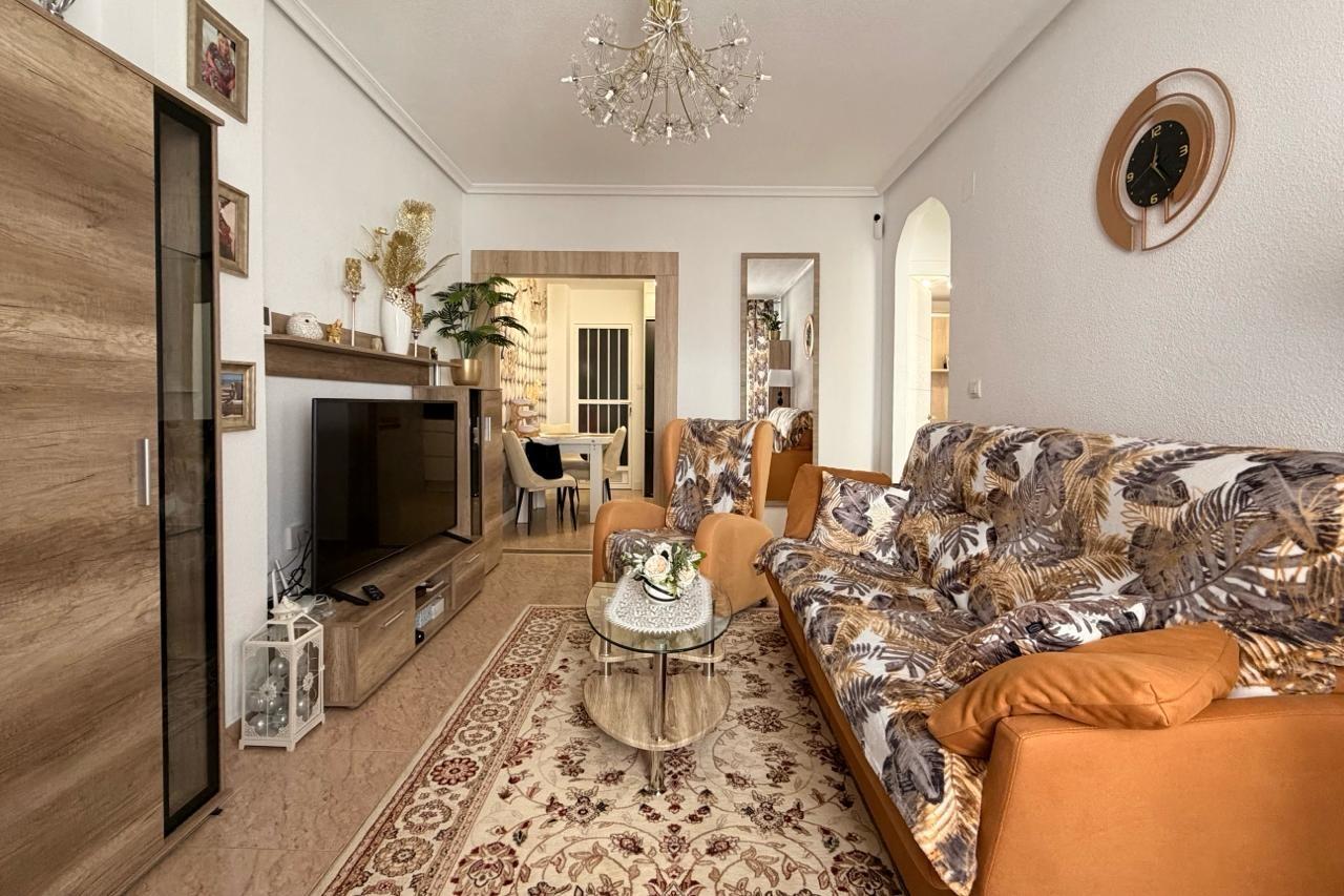 For sale - 2 Bedroom 1 Bathroom Apartment in Torrevieja - Nueva Torrevieja  - Alicante