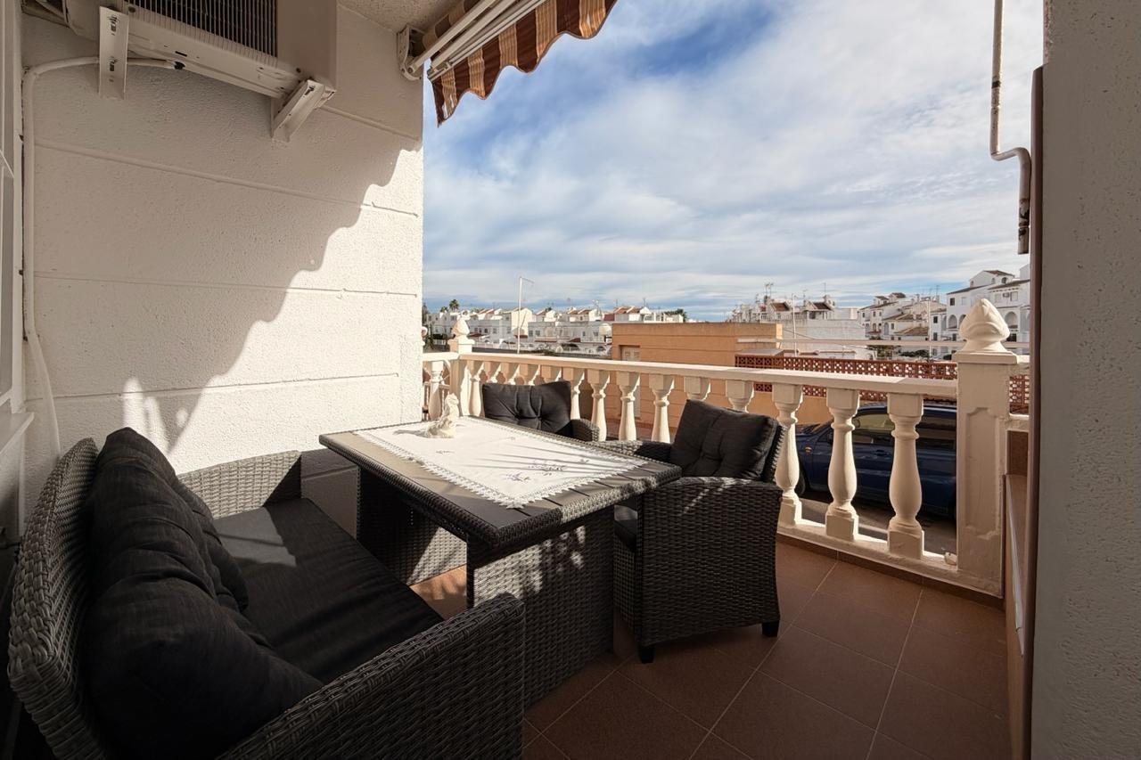 For sale - 2 Bedroom 1 Bathroom Apartment in Torrevieja - Nueva Torrevieja  - Alicante