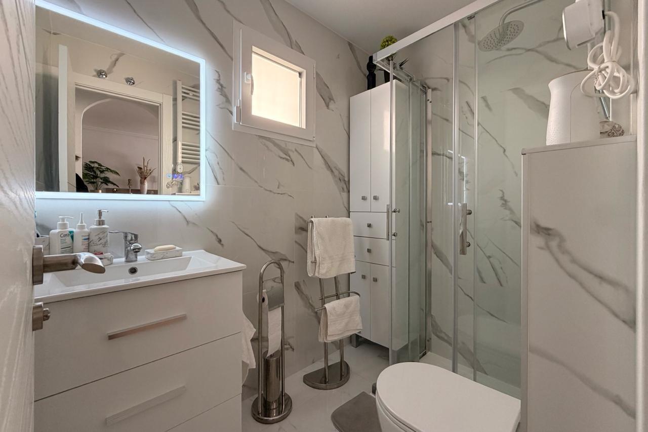 For sale - 2 Bedroom 1 Bathroom Apartment in Torrevieja - Nueva Torrevieja  - Alicante