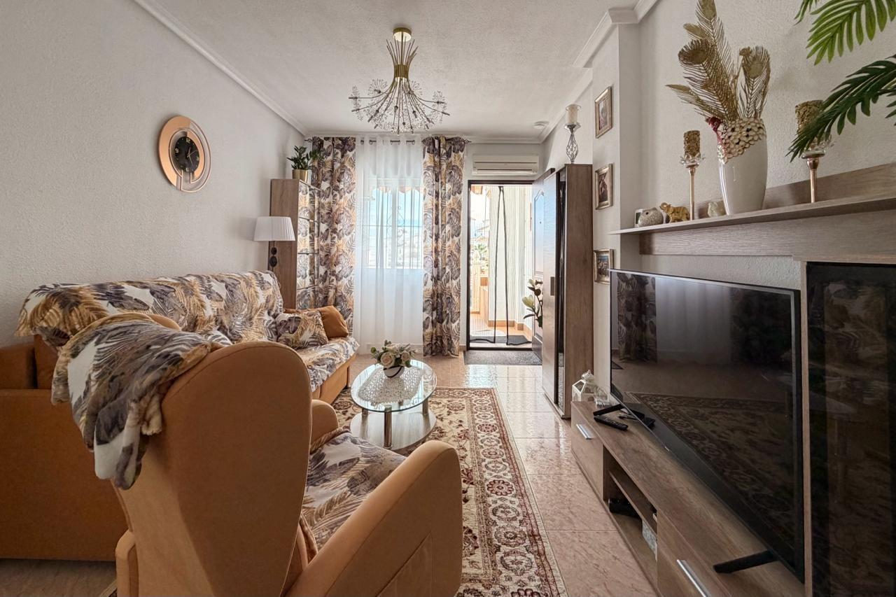 For sale - 2 Bedroom 1 Bathroom Apartment in Torrevieja - Nueva Torrevieja  - Alicante