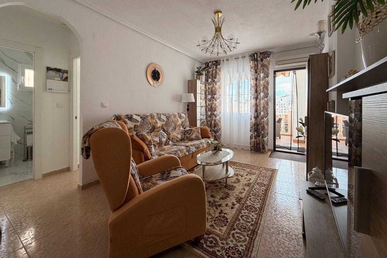 For sale - 2 Bedroom 1 Bathroom Apartment in Torrevieja - Nueva Torrevieja  - Alicante