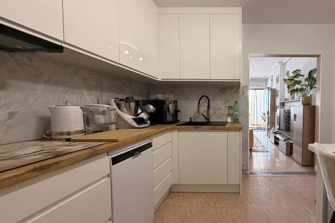 For sale - 2 Bedroom 1 Bathroom Apartment in Torrevieja - Nueva Torrevieja  - Alicante