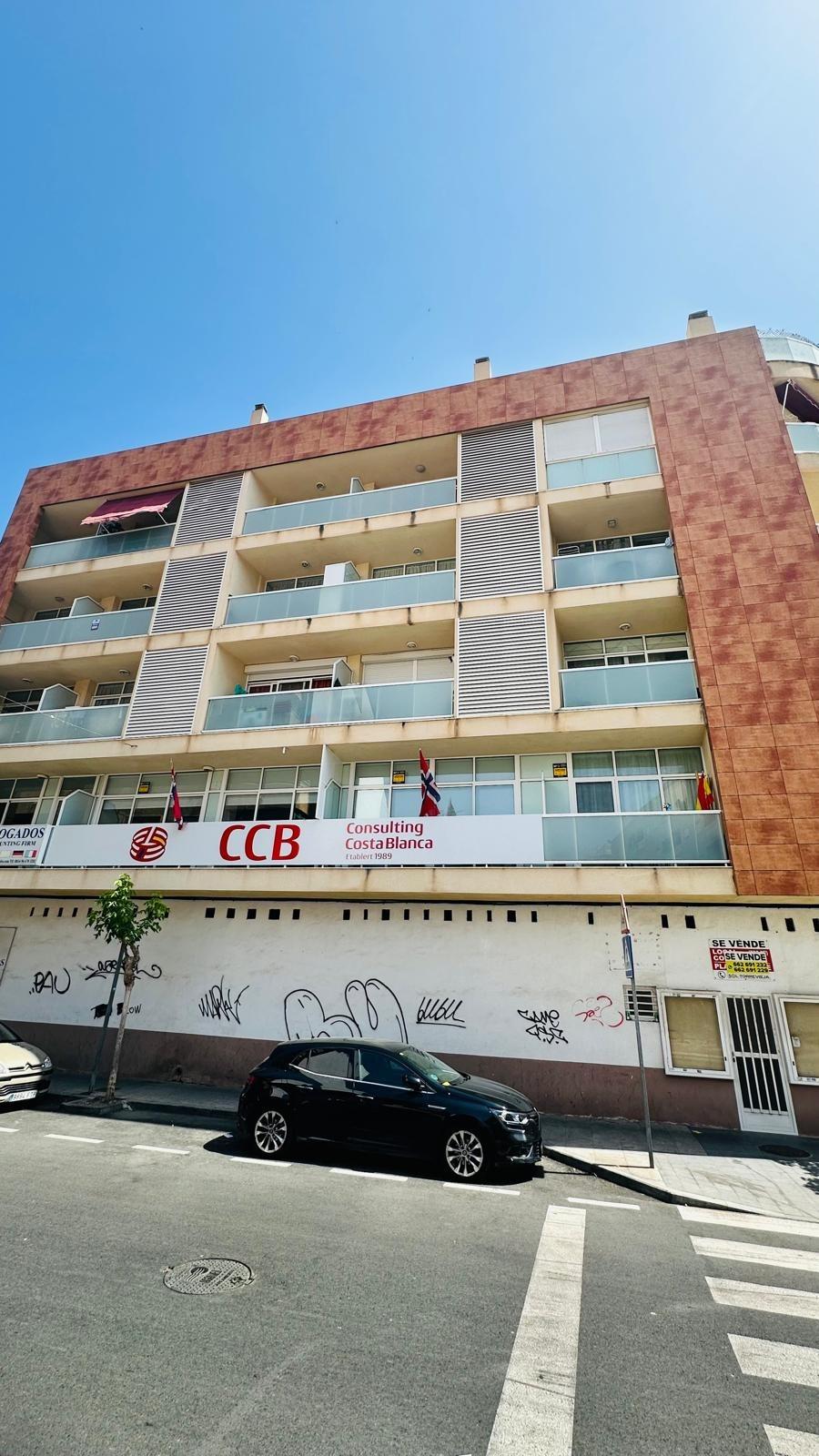 For sale - 3 Bedroom 1 Bathroom Apartment in Torrevieja - Torrevieja  - Alicante