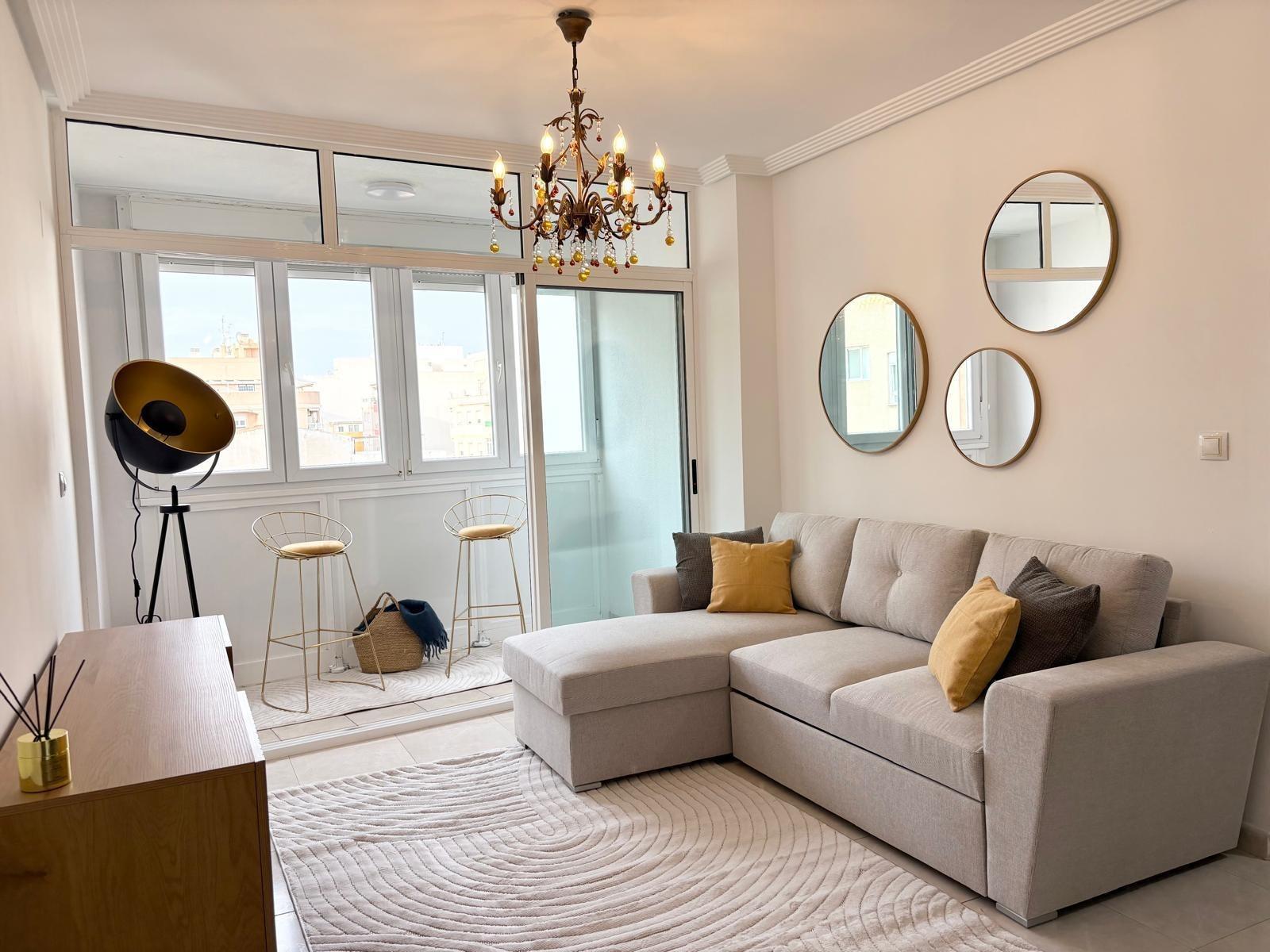 For sale - 3 Bedroom 1 Bathroom Apartment in Torrevieja - Torrevieja  - Alicante