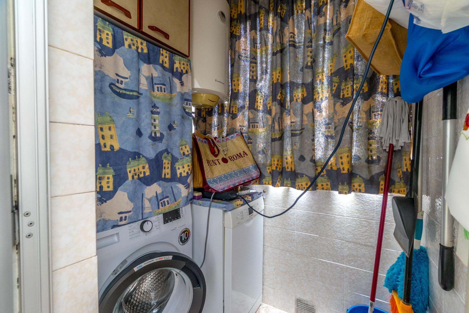 For sale - 3 Bedroom 2 Bathroom Apartment in Torrevieja - Torrevieja  - Alicante