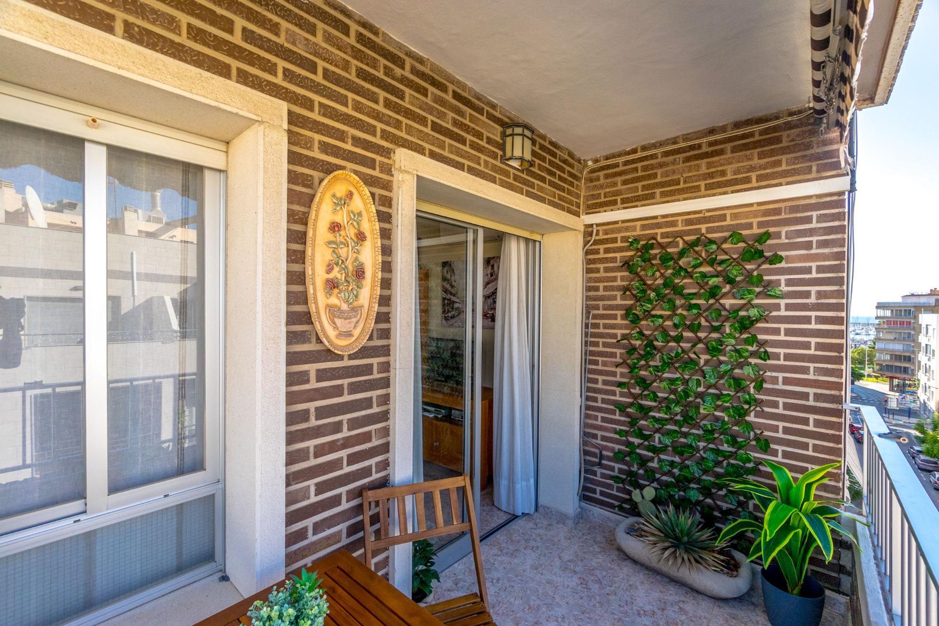 For sale - 3 Bedroom 2 Bathroom Apartment in Torrevieja - Torrevieja  - Alicante