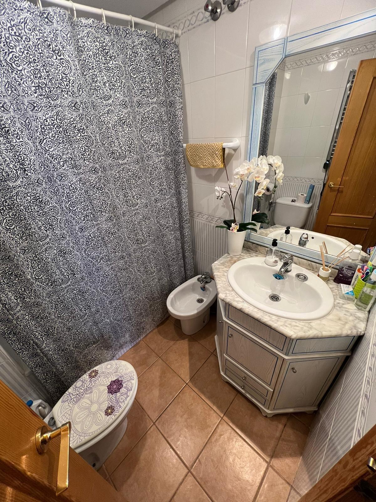 For sale - 2 Bedroom 1 Bathroom Apartment in Torrevieja - aguas nuevas  - Alicante