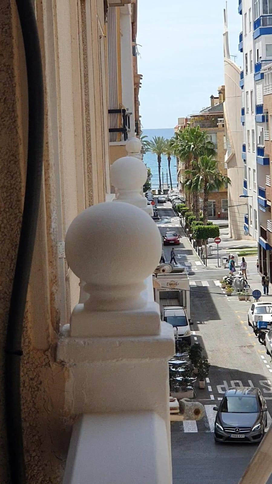 For sale - 2 Bedroom 1 Bathroom Apartment in Torrevieja - Estacion De Autobuses  - Alicante