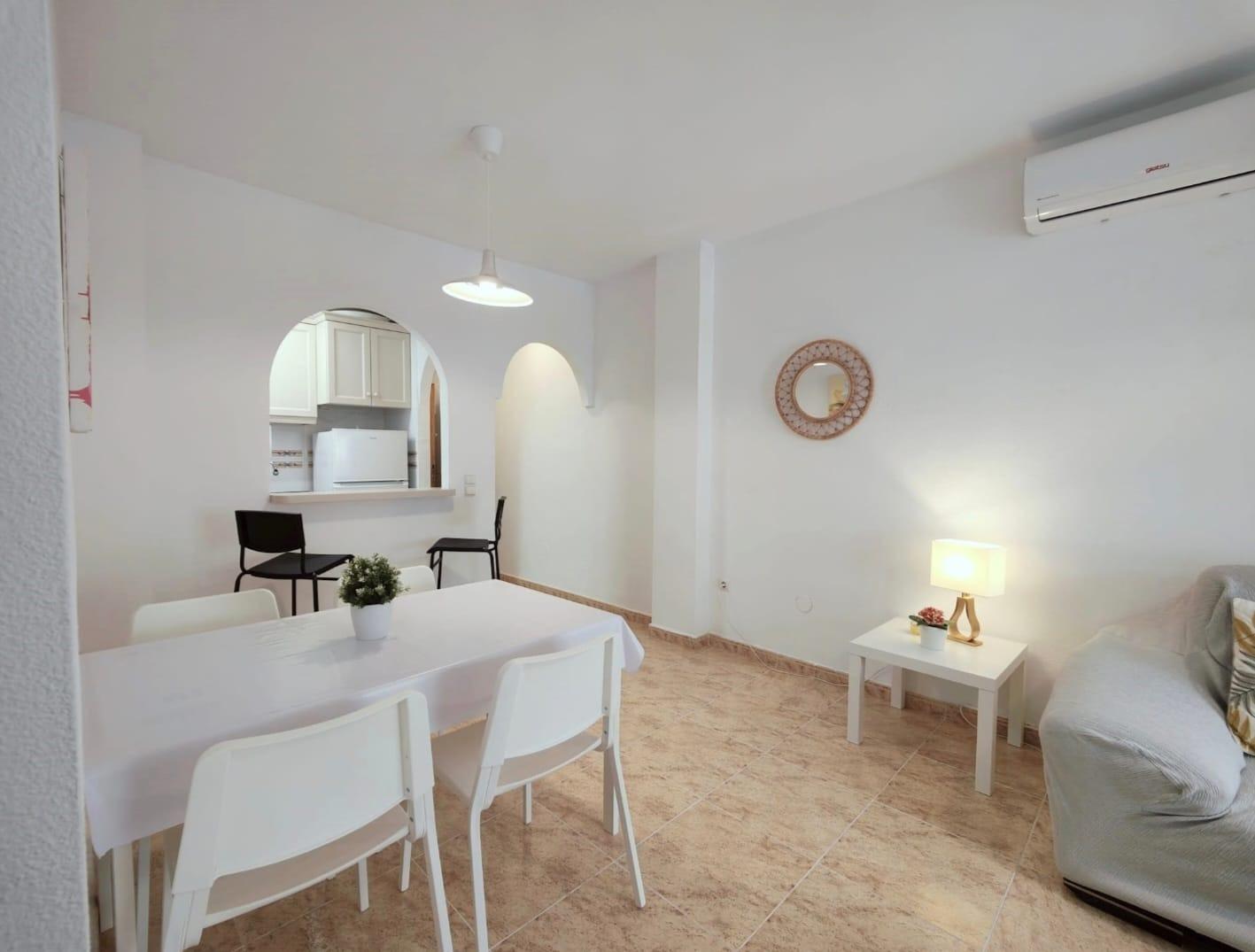 For sale - 2 Bedroom 1 Bathroom Apartment in Torrevieja - Estacion De Autobuses  - Alicante