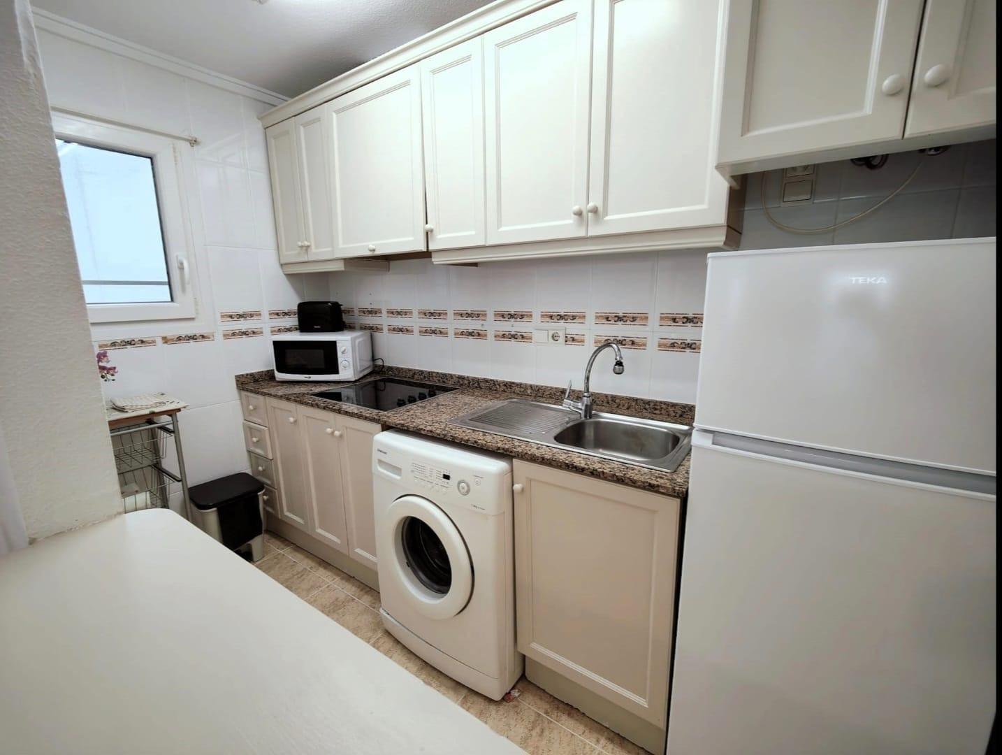 For sale - 2 Bedroom 1 Bathroom Apartment in Torrevieja - Estacion De Autobuses  - Alicante