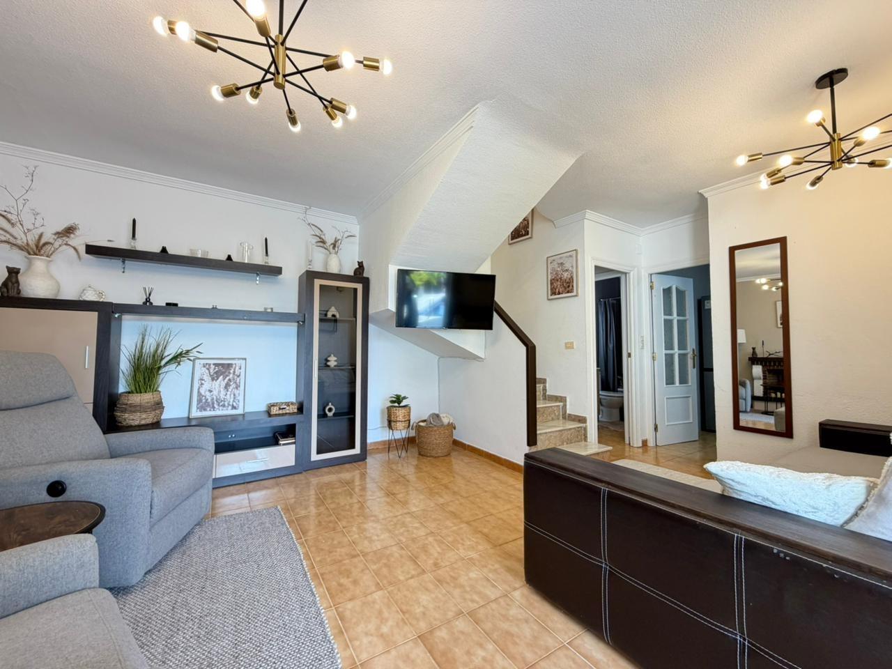 For sale - 3 Bedroom 2 Bathroom Town House in Torrevieja - Los Frutales  - Alicante