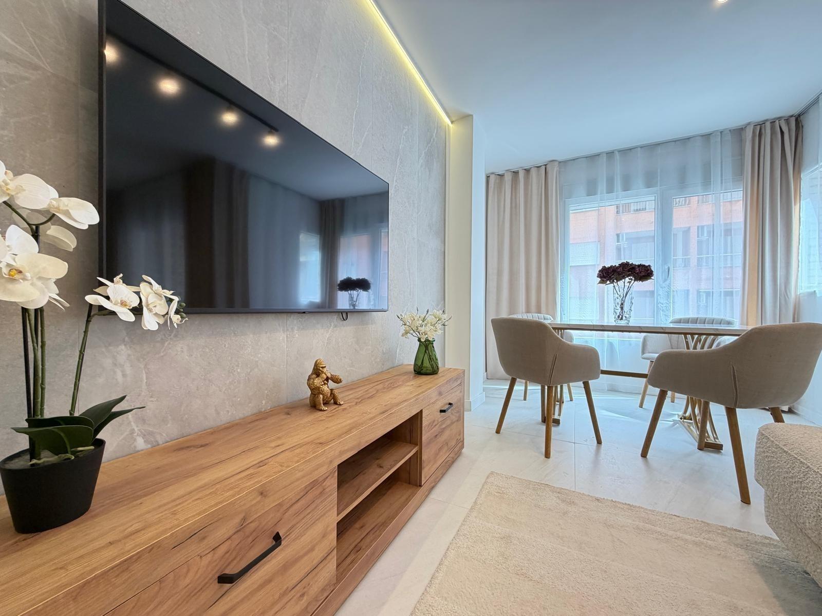 For sale - 4 Bedroom 2 Bathroom Apartment in Torrevieja - Playa Del Cura  - Alicante