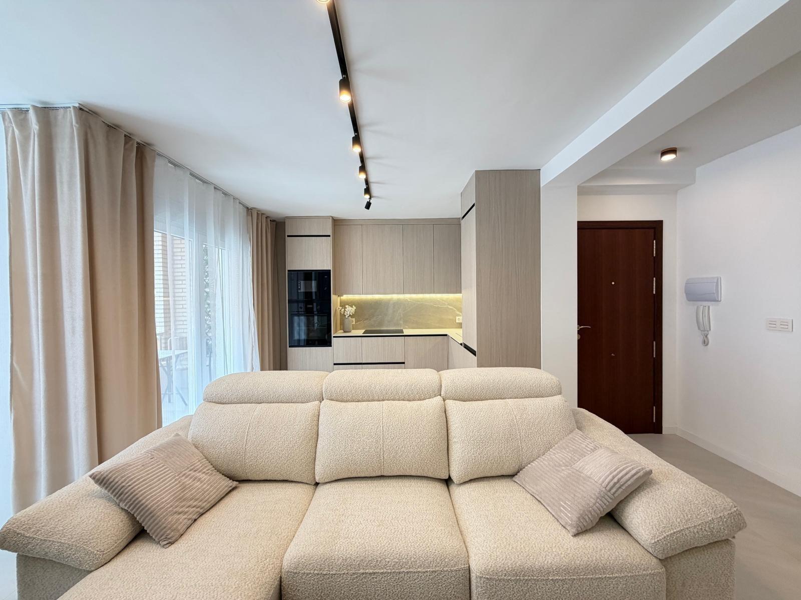 For sale - 4 Bedroom 2 Bathroom Apartment in Torrevieja - Playa Del Cura  - Alicante