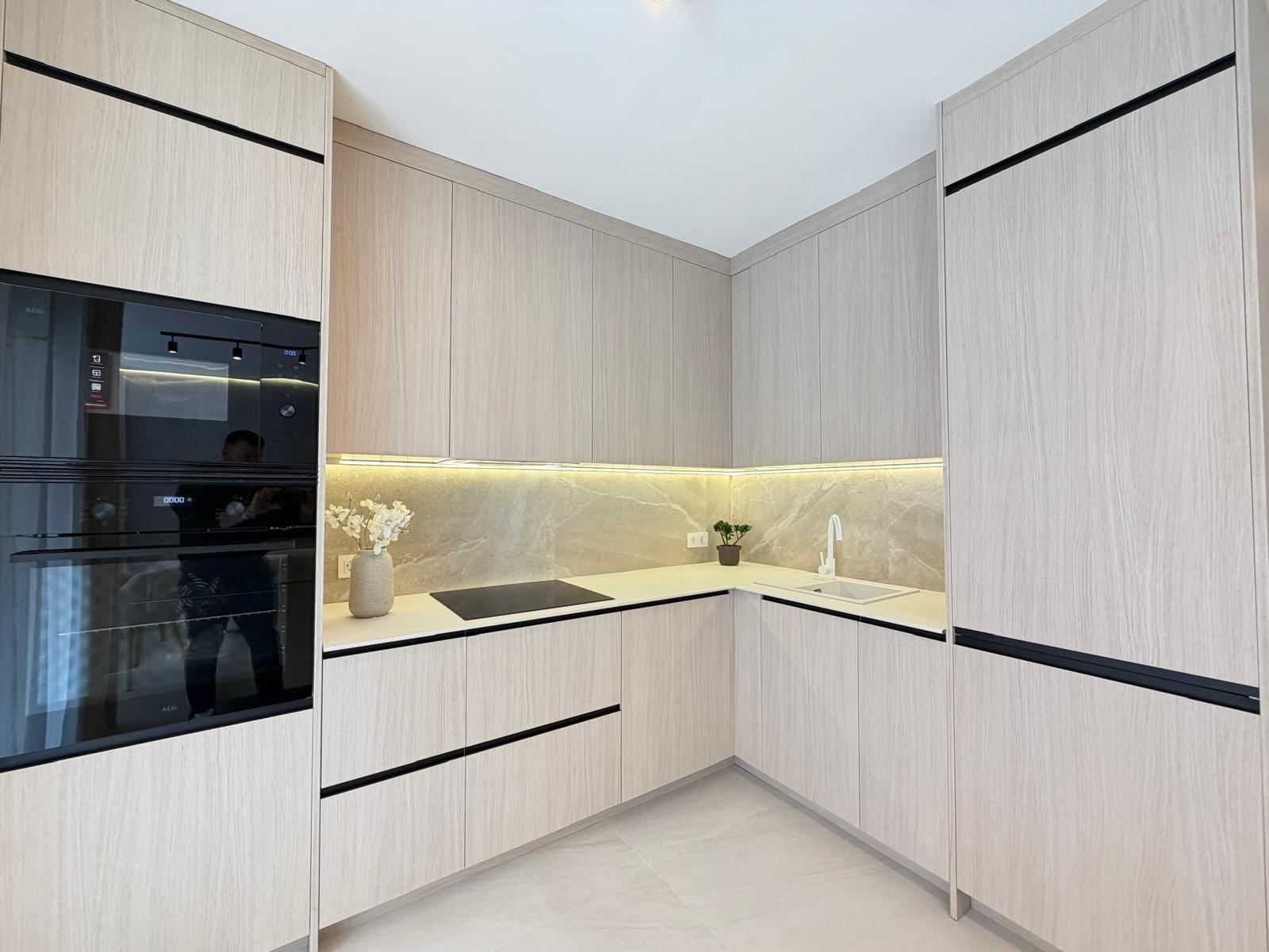 For sale - 4 Bedroom 2 Bathroom Apartment in Torrevieja - Playa Del Cura  - Alicante