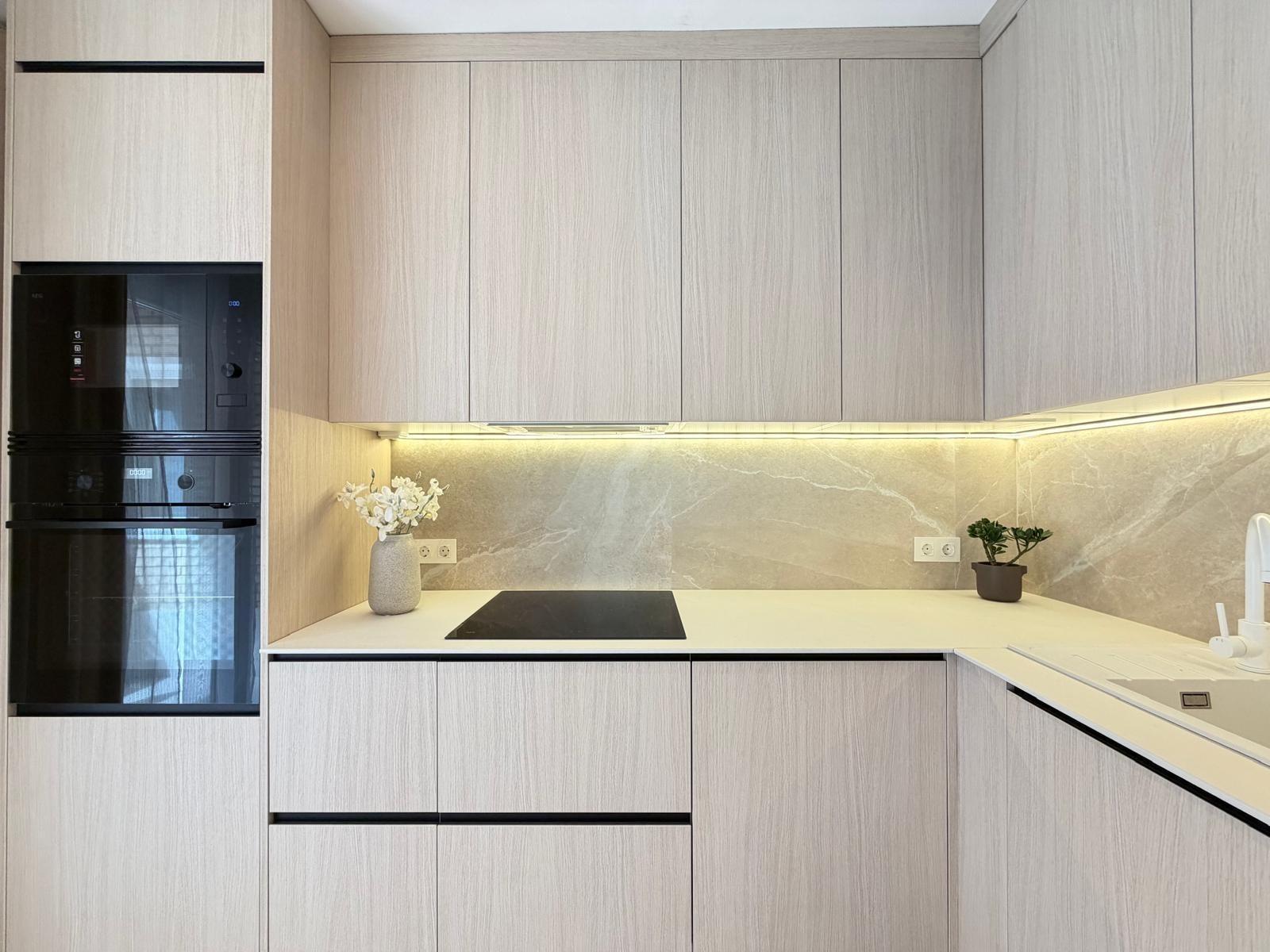 For sale - 4 Bedroom 2 Bathroom Apartment in Torrevieja - Playa Del Cura  - Alicante