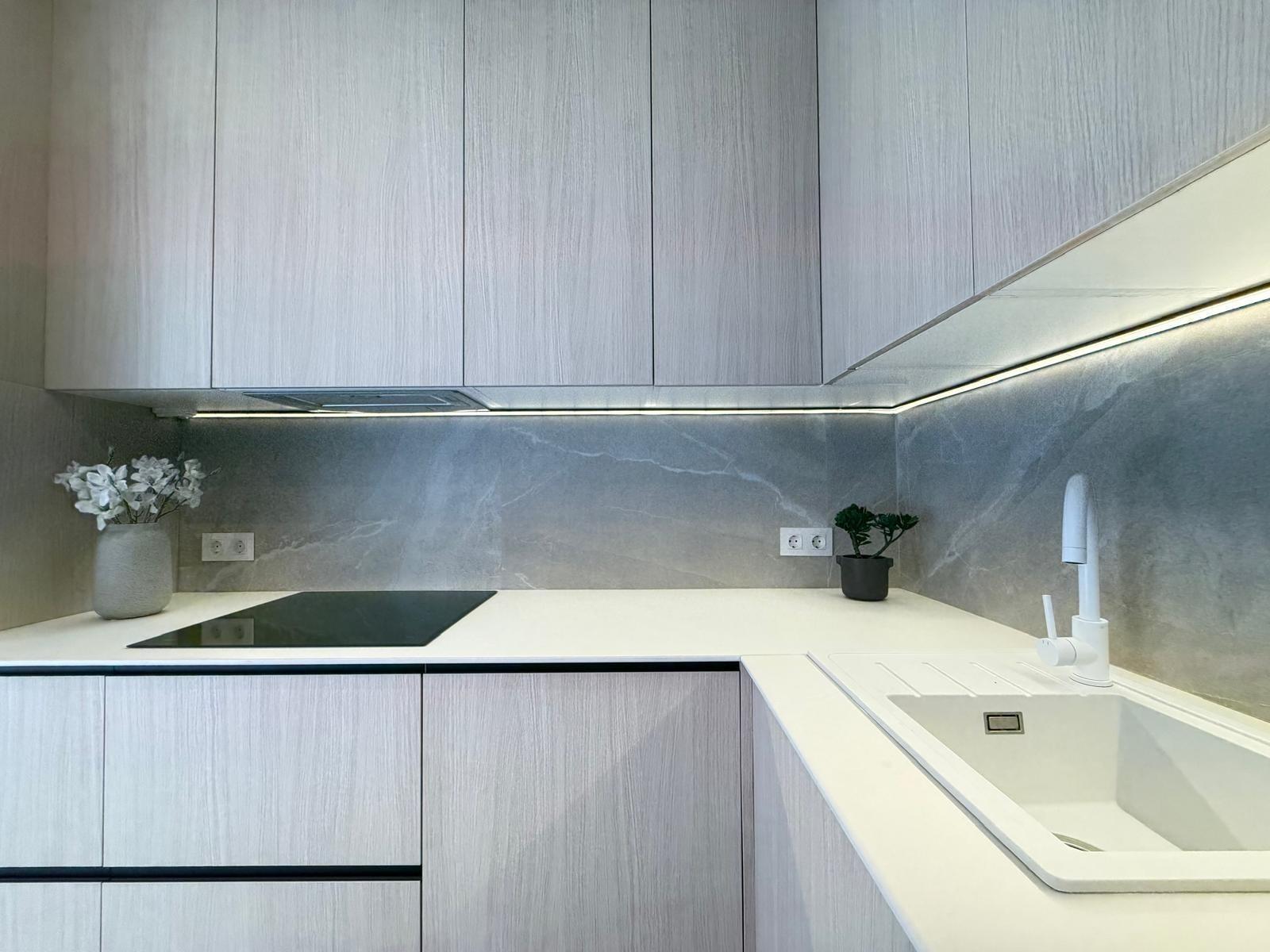 For sale - 4 Bedroom 2 Bathroom Apartment in Torrevieja - Playa Del Cura  - Alicante