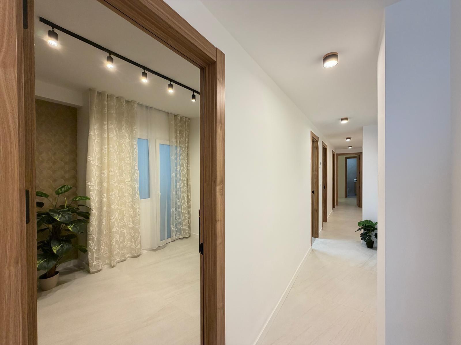 For sale - 4 Bedroom 2 Bathroom Apartment in Torrevieja - Playa Del Cura  - Alicante