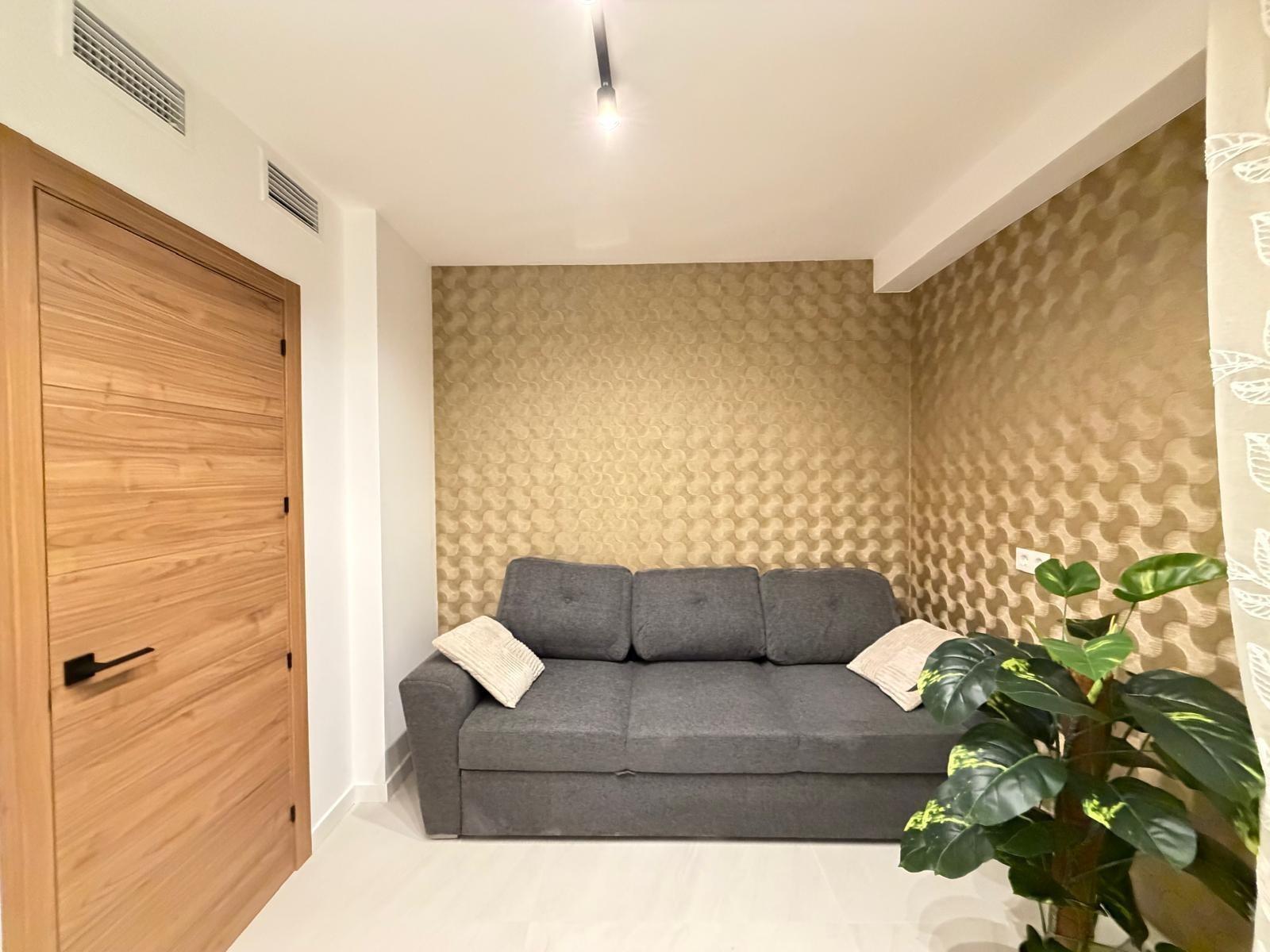 For sale - 4 Bedroom 2 Bathroom Apartment in Torrevieja - Playa Del Cura  - Alicante