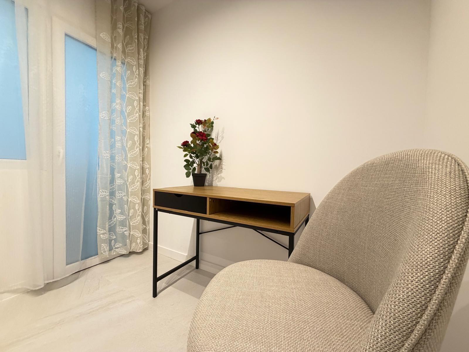 For sale - 4 Bedroom 2 Bathroom Apartment in Torrevieja - Playa Del Cura  - Alicante