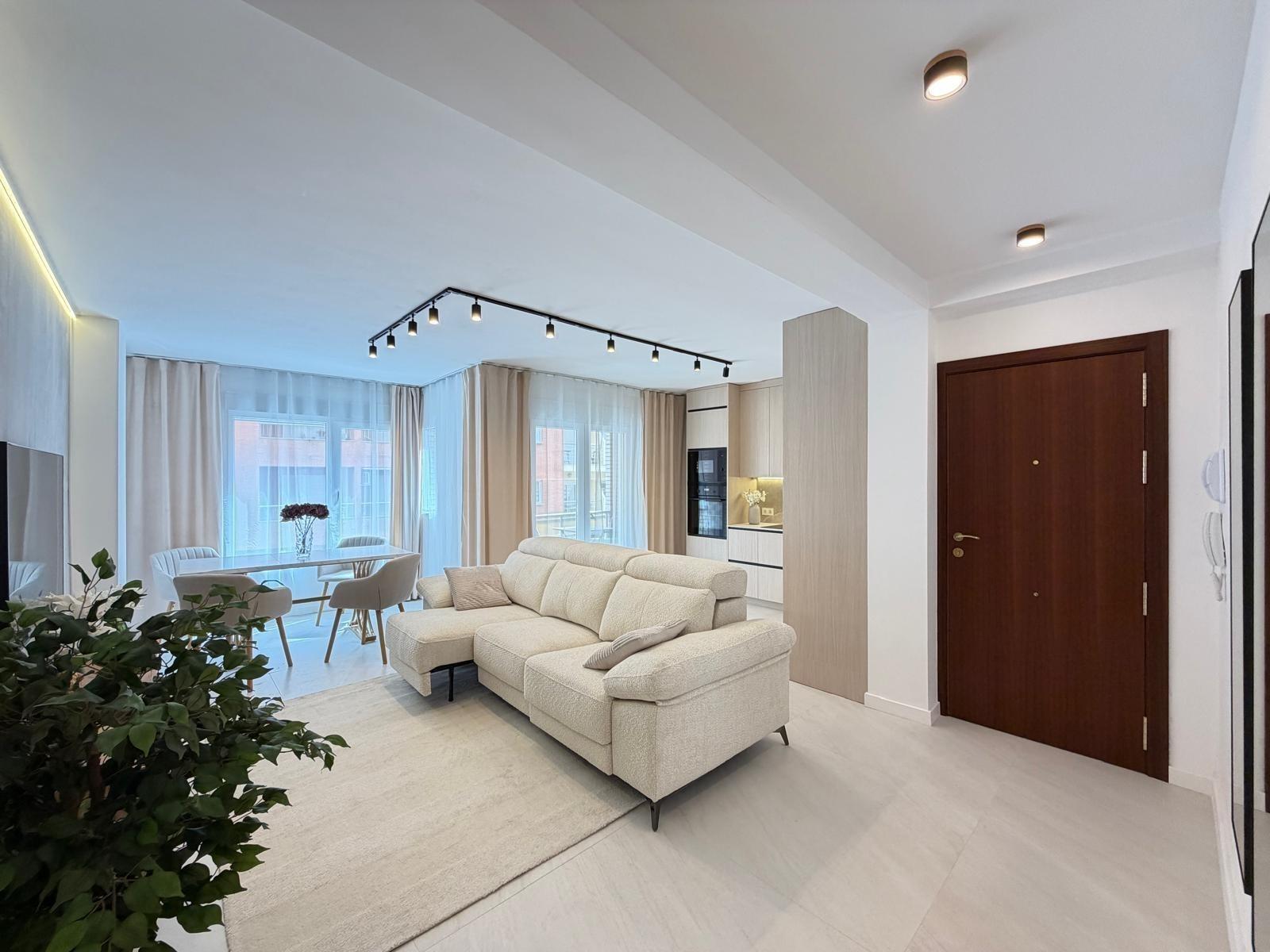 For sale - 4 Bedroom 2 Bathroom Apartment in Torrevieja - Playa Del Cura  - Alicante