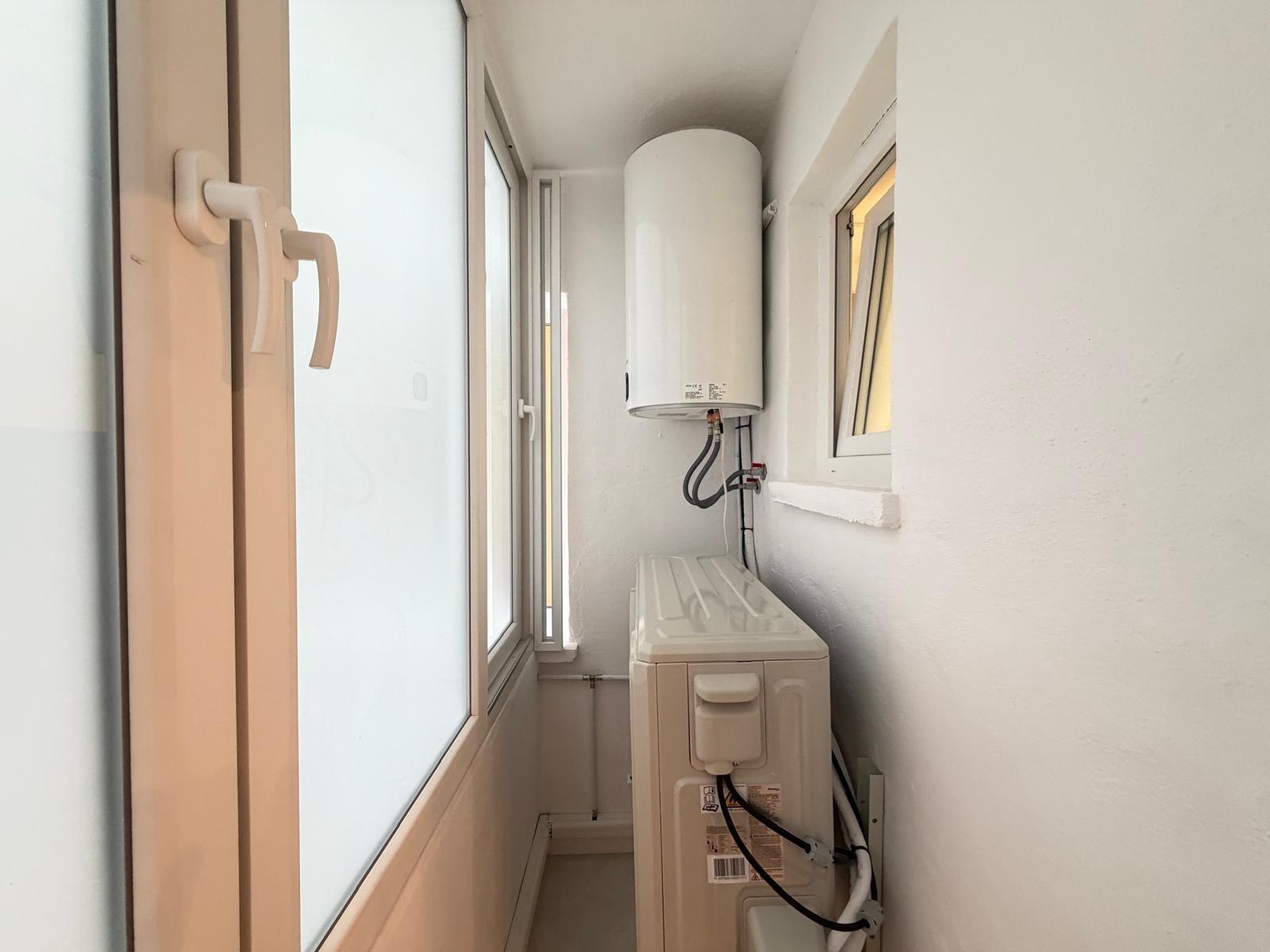 For sale - 4 Bedroom 2 Bathroom Apartment in Torrevieja - Playa Del Cura  - Alicante