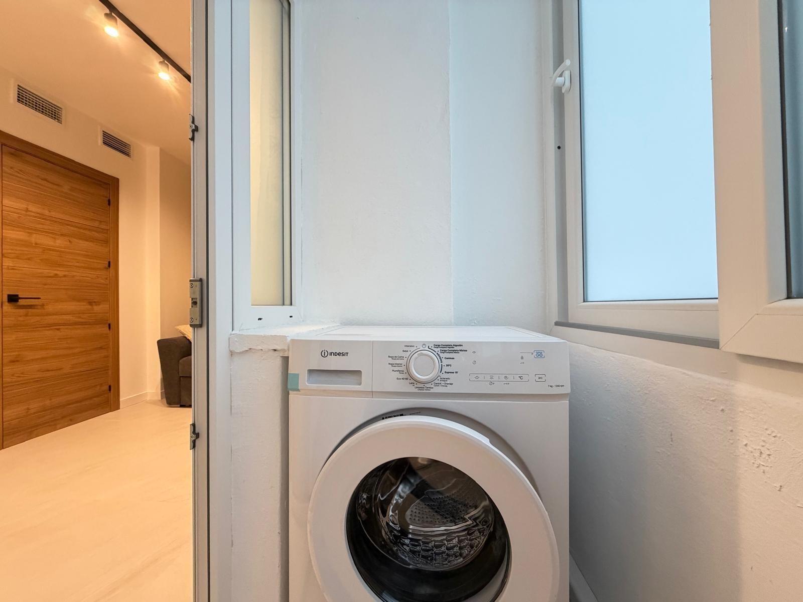 For sale - 4 Bedroom 2 Bathroom Apartment in Torrevieja - Playa Del Cura  - Alicante