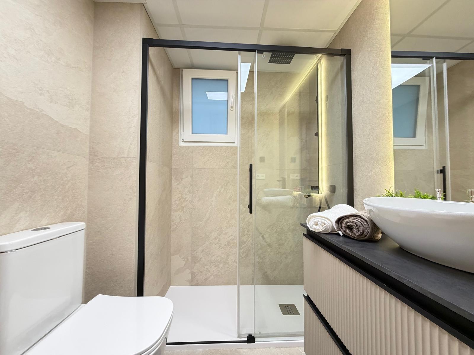 For sale - 4 Bedroom 2 Bathroom Apartment in Torrevieja - Playa Del Cura  - Alicante