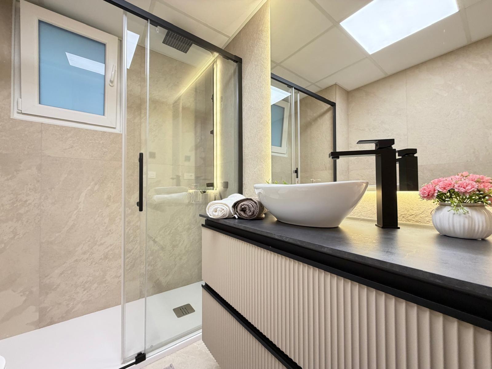 For sale - 4 Bedroom 2 Bathroom Apartment in Torrevieja - Playa Del Cura  - Alicante