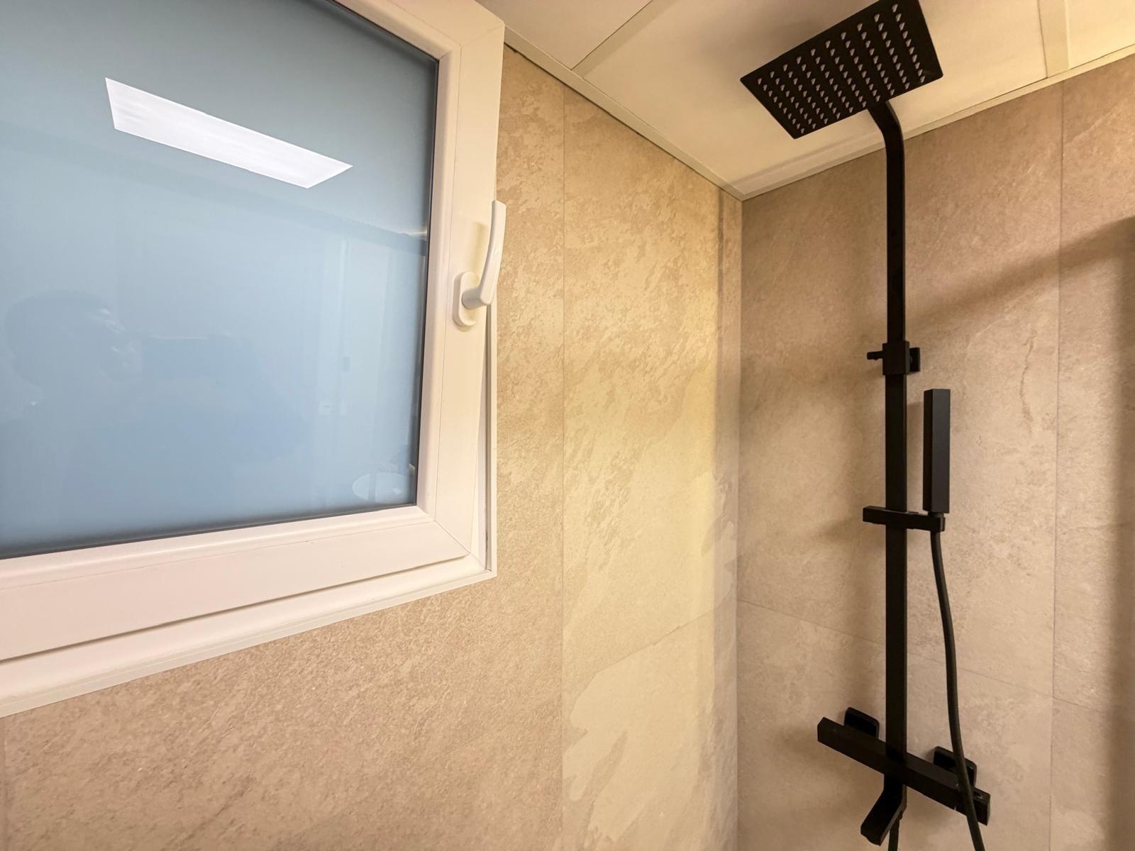 For sale - 4 Bedroom 2 Bathroom Apartment in Torrevieja - Playa Del Cura  - Alicante