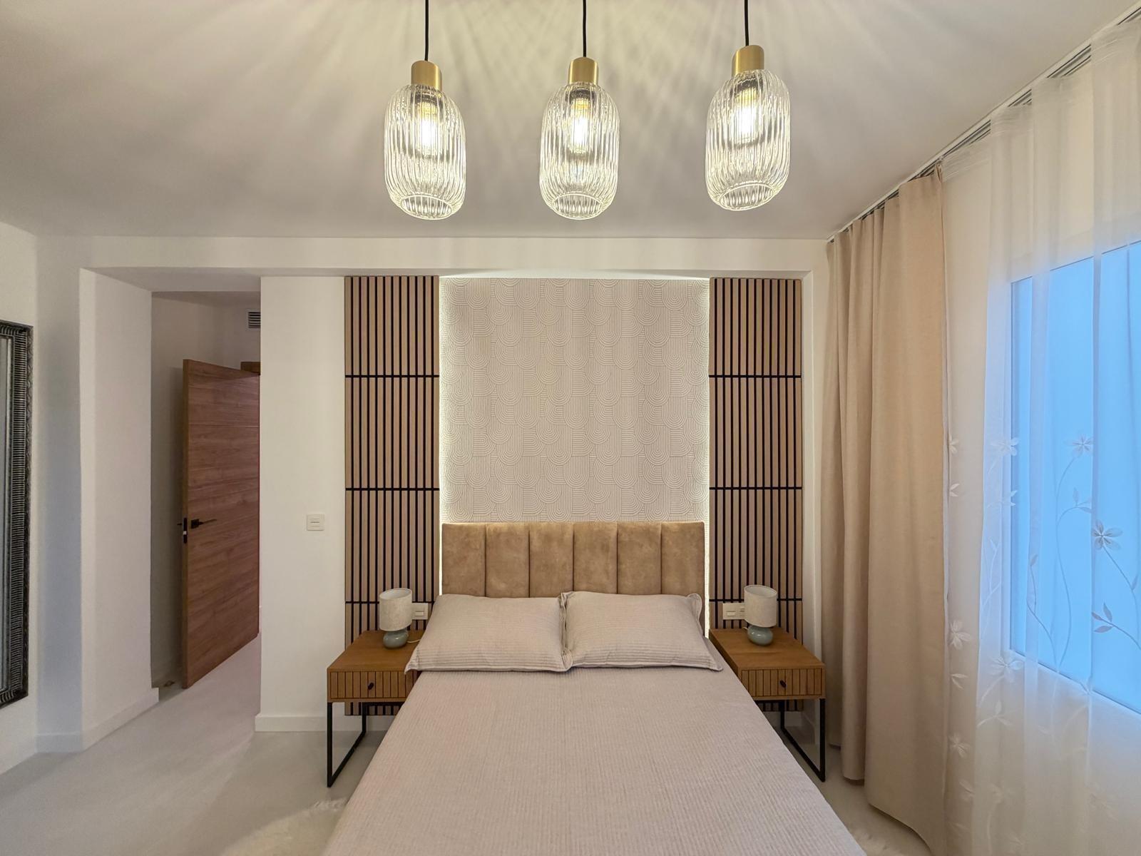 For sale - 4 Bedroom 2 Bathroom Apartment in Torrevieja - Playa Del Cura  - Alicante