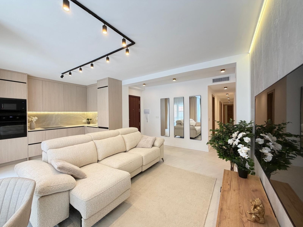 4 Bedroom 2 Bathroom Apartment in Torrevieja