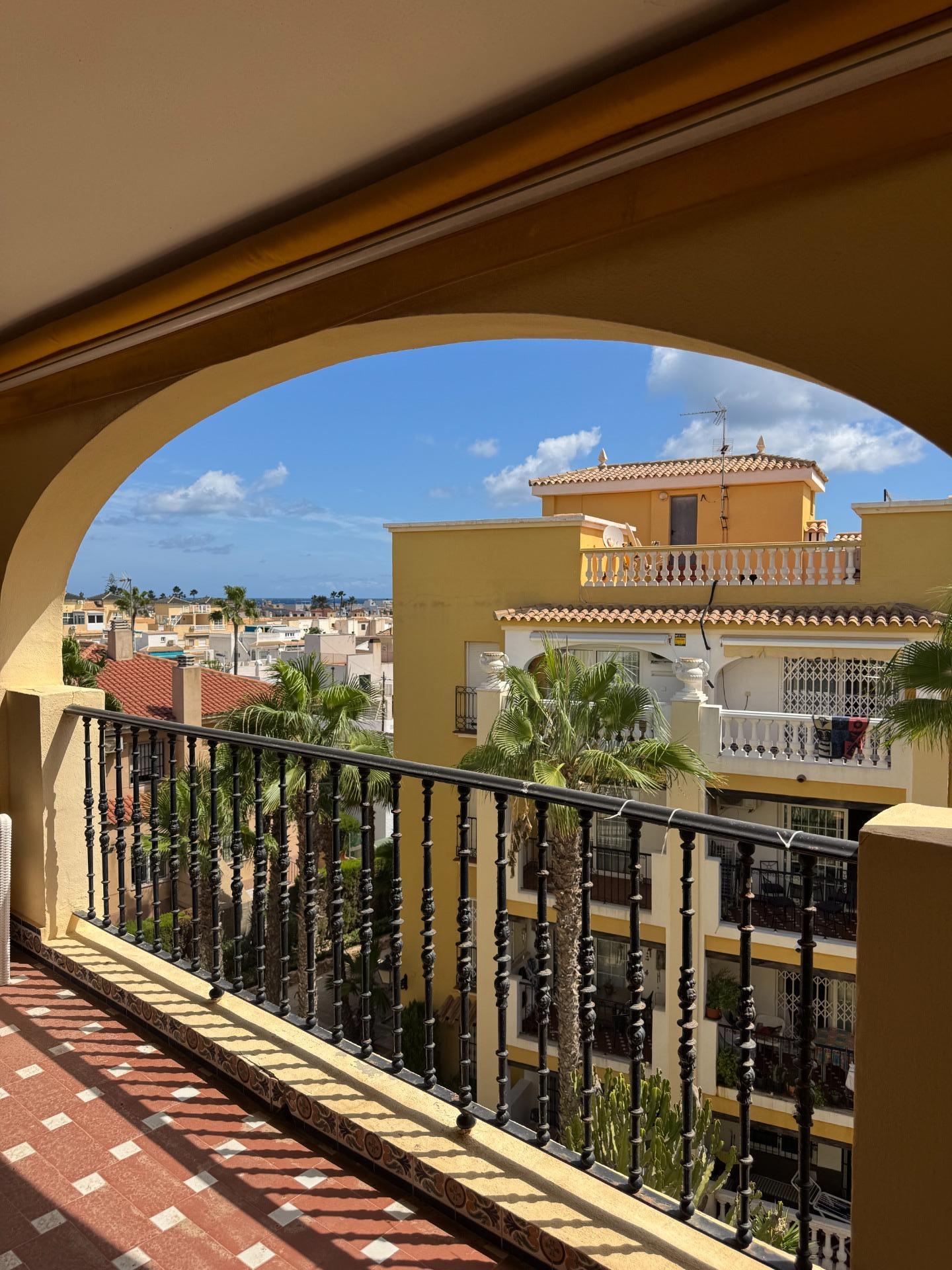 For sale - 3 Bedroom 2 Bathroom Penthouse in Torrevieja - Los Frutales  - Alicante