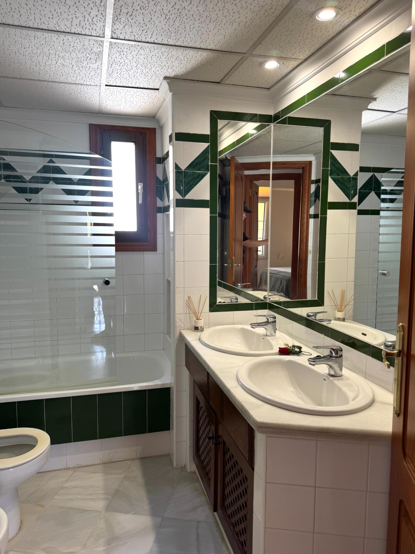 For sale - 3 Bedroom 2 Bathroom Penthouse in Torrevieja - Los Frutales  - Alicante