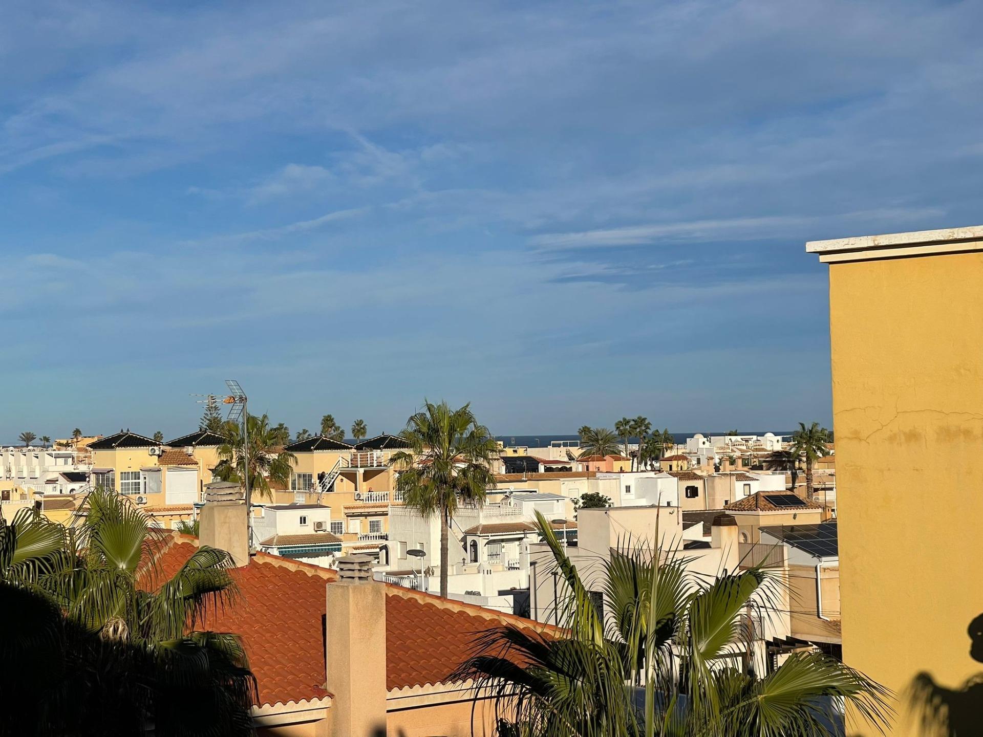 For sale - 3 Bedroom 2 Bathroom Penthouse in Torrevieja - Los Frutales  - Alicante