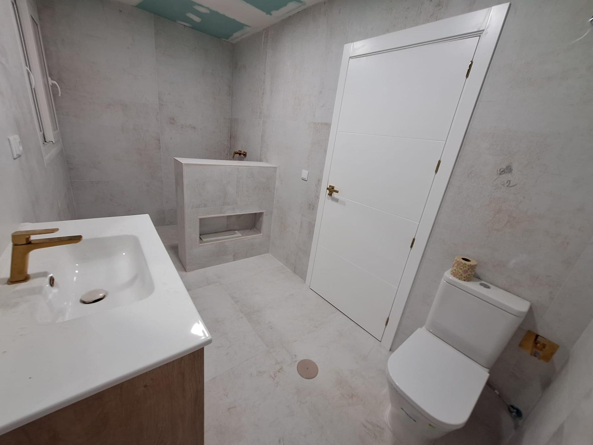 For sale - 3 Bedroom 2 Bathroom Apartment in Torrevieja - Acequion  - Alicante