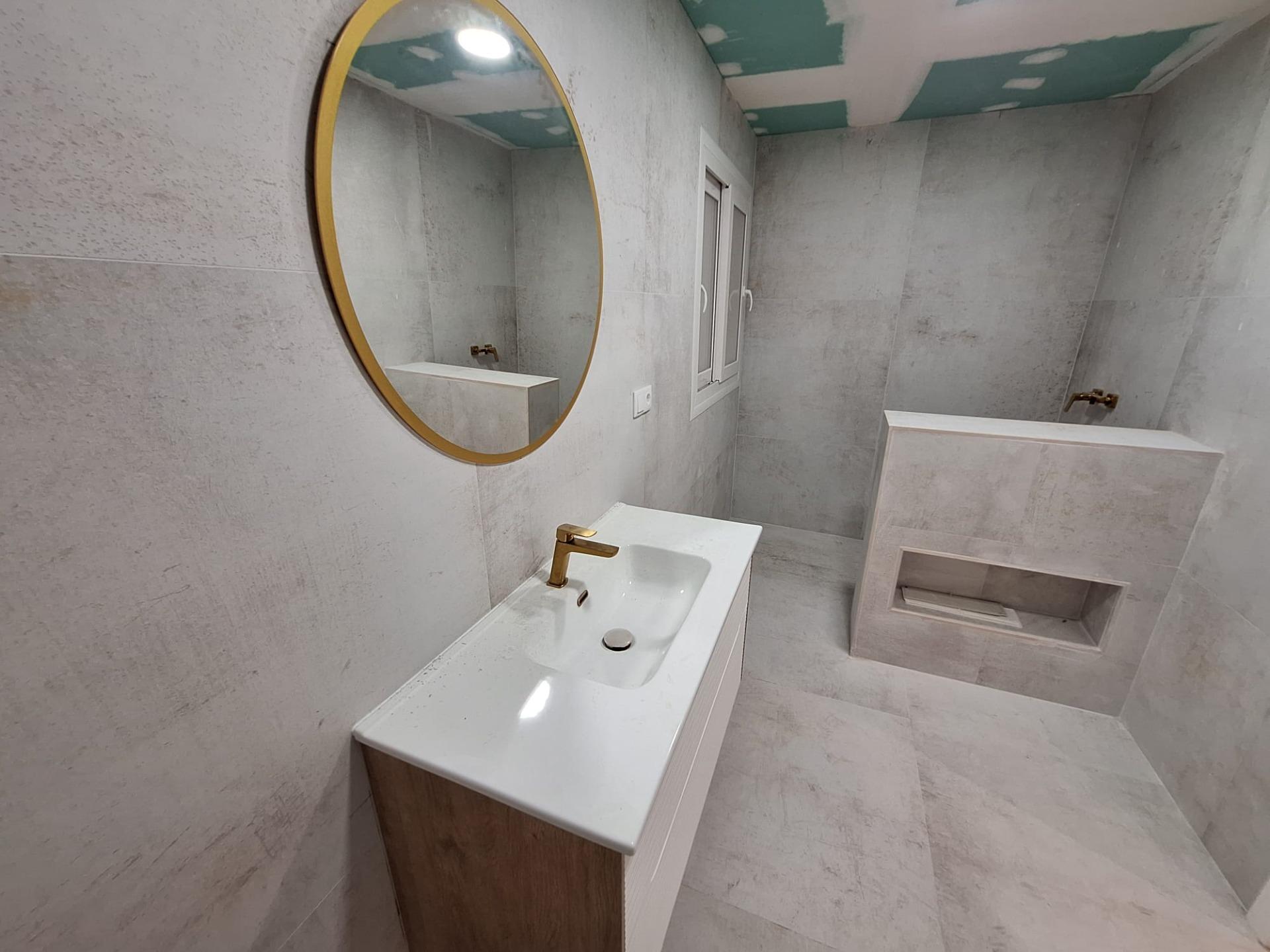 For sale - 3 Bedroom 2 Bathroom Apartment in Torrevieja - Acequion  - Alicante