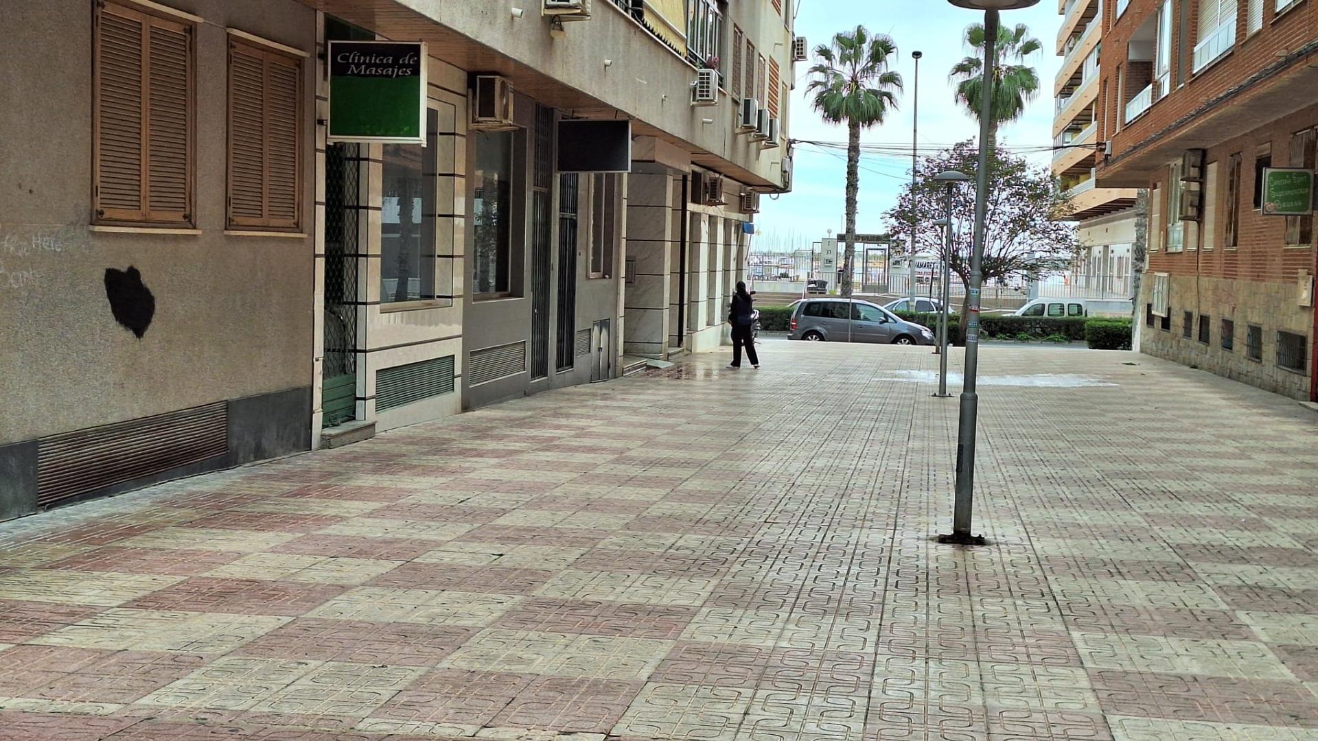 For sale - 3 Bedroom 2 Bathroom Apartment in Torrevieja - Acequion  - Alicante
