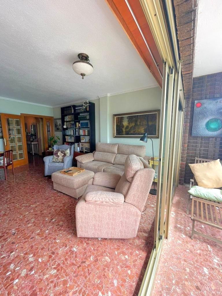 For sale - 4 Bedroom 2 Bathroom Apartment in Torrevieja - Estacion De Autobuses  - Alicante