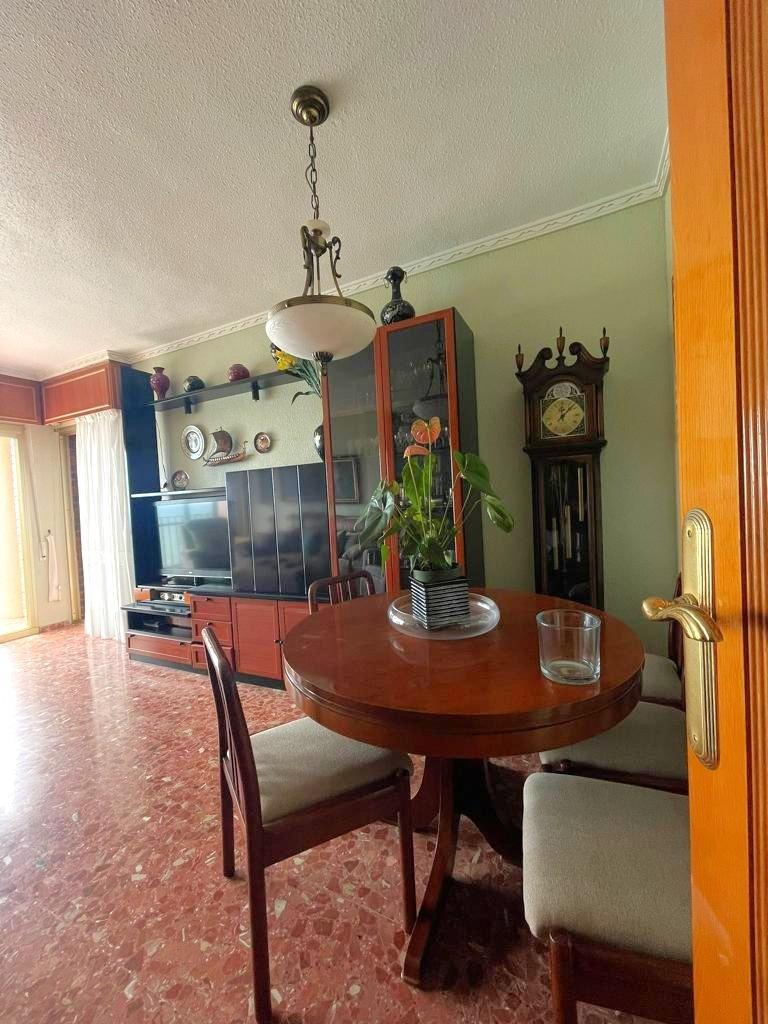 For sale - 4 Bedroom 2 Bathroom Apartment in Torrevieja - Estacion De Autobuses  - Alicante